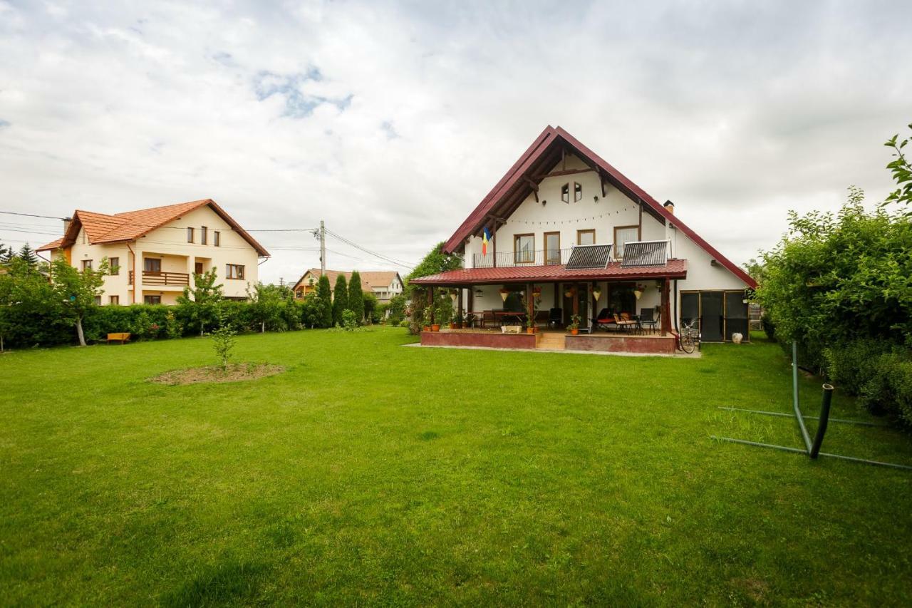 Casa Florilor Curtea De Arges Exterior photo